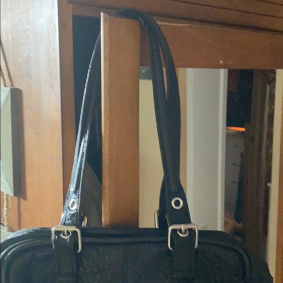 Black leather shoulder bag... - Picture 2 of 8